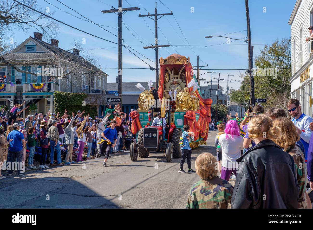 NEW ORLEANS, LA, USA - FEBRUARY 19, 2023: Krewe of Thoth king's float ...