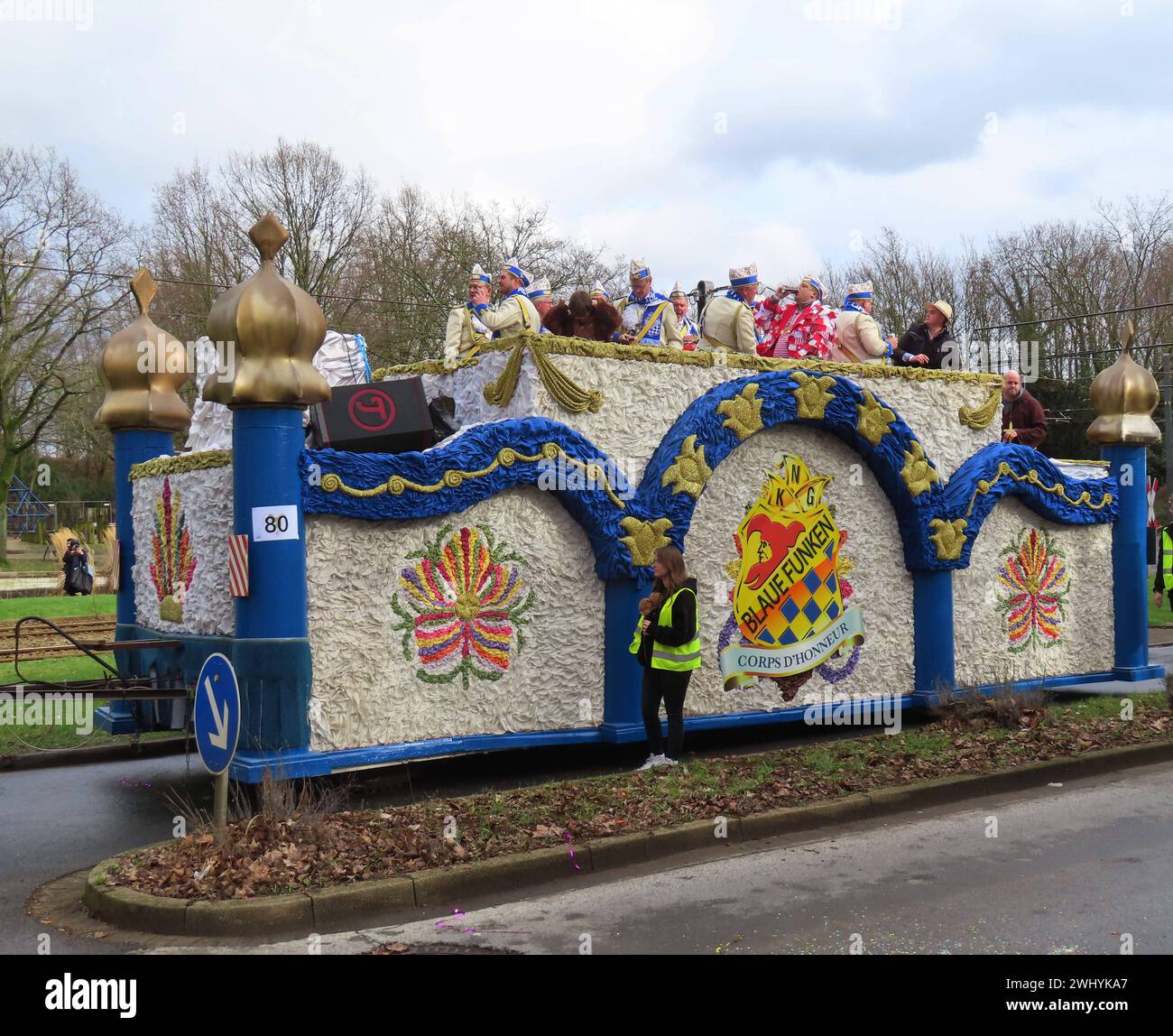Blick auf den Zugwagen der Blaue Funken Ehrengarde Neuss Karneval 2024