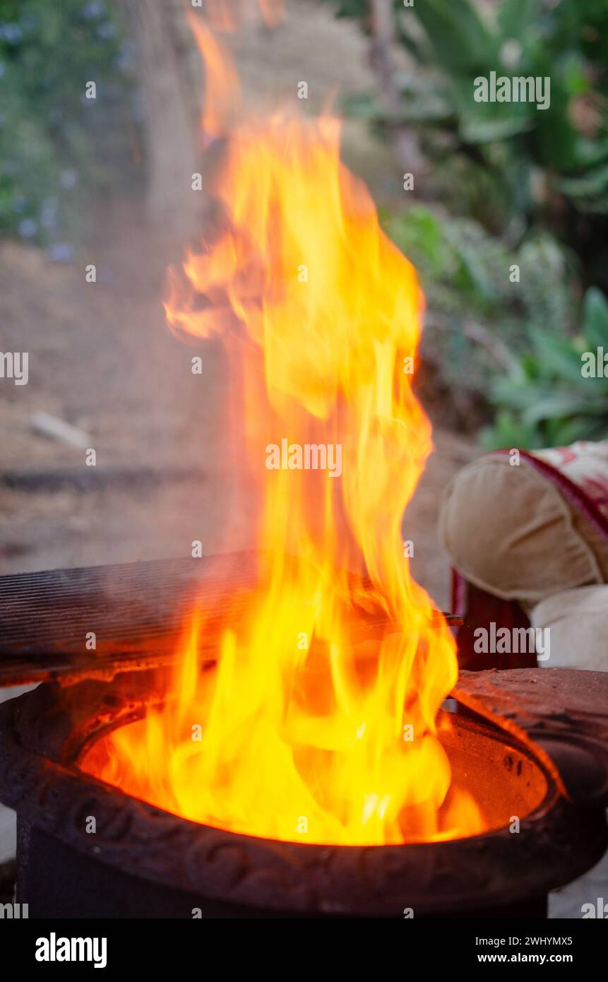 Barbecue bbq glow flame fire hi-res stock photography and images - Alamy