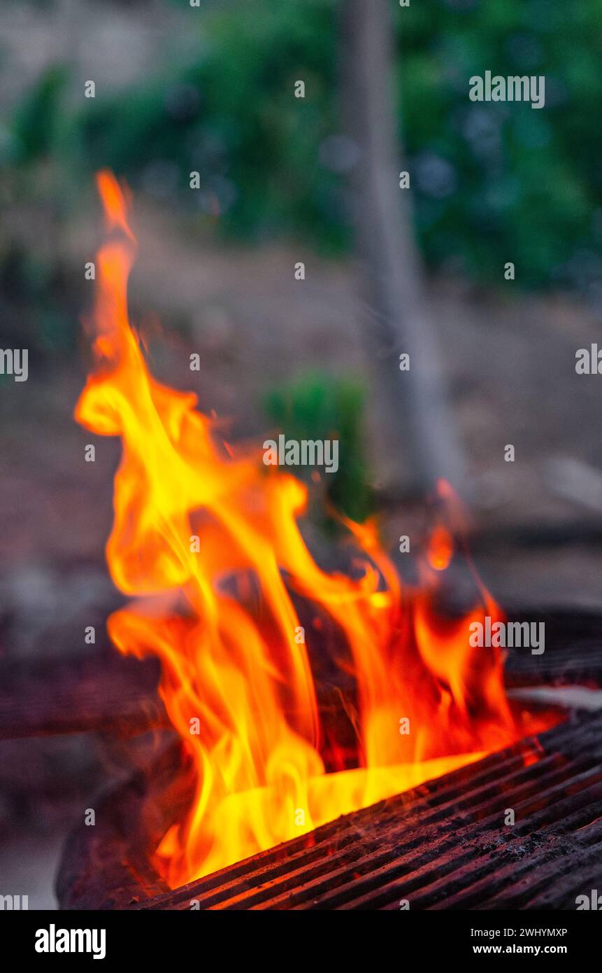 Barbecue bbq glow flame fire hi-res stock photography and images - Alamy