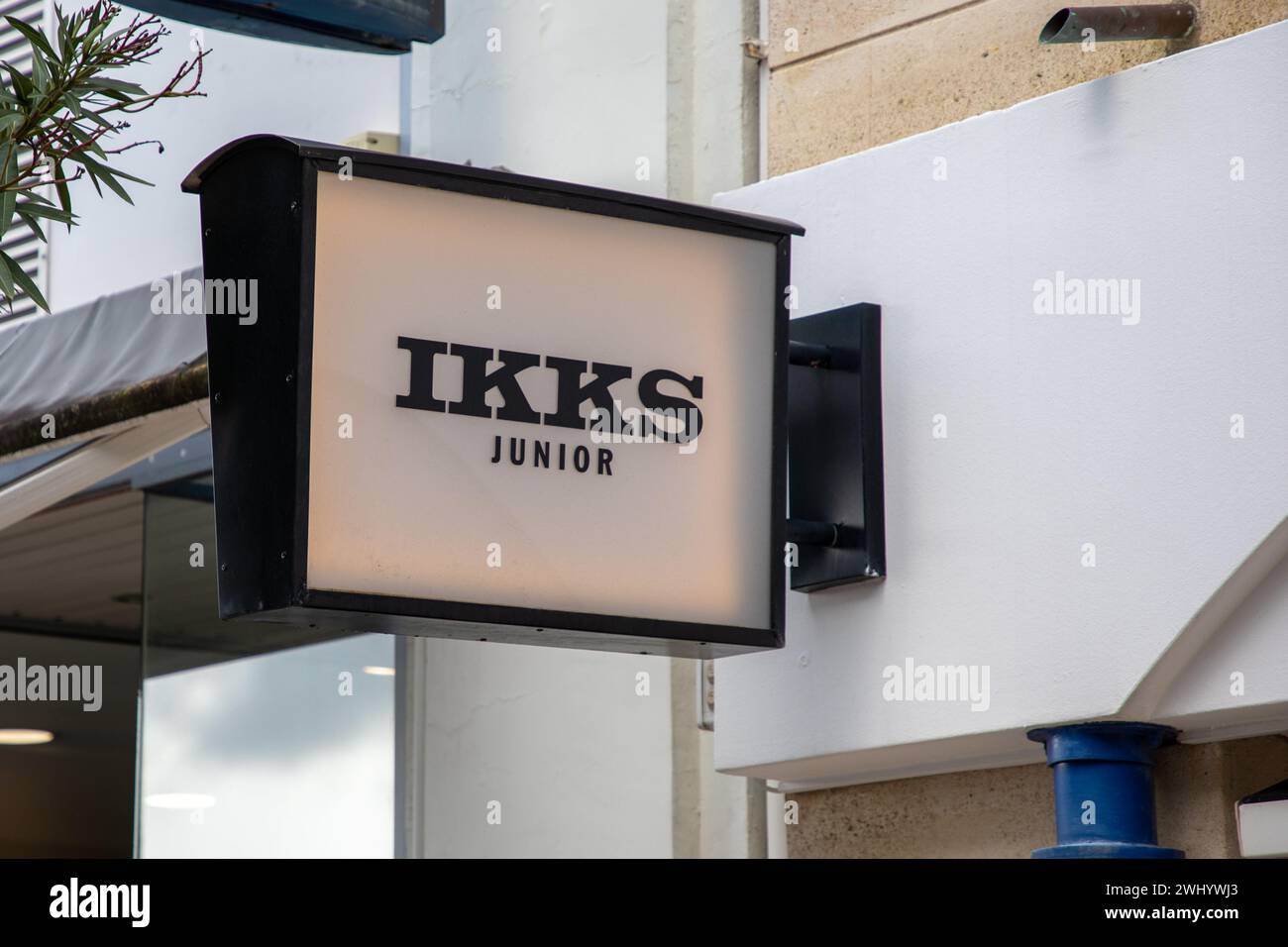 Ikks logo hi-res stock photography and images - Alamy