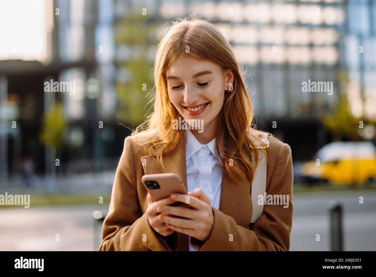 Businessperson in formal attire hi-res stock photography and images - Alamy