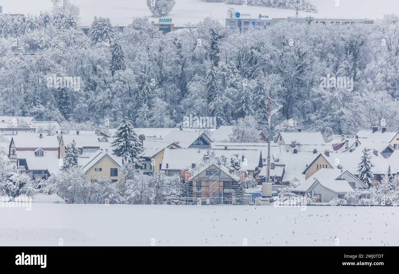 Ein Ortsteil der Gemeinde Andelfingen im Zürcher Weinland. (Andelfingen, Schweiz, 02.12.2023) Stock Photo