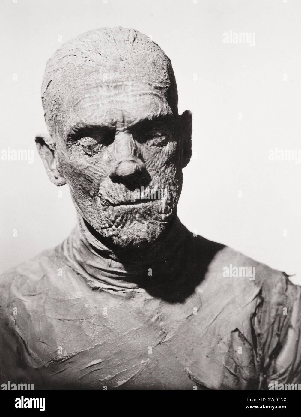 Boris karloff mummy hi-res stock photography and images - Alamy Boris karloff mummy hi-res stock photography and images - Alamy