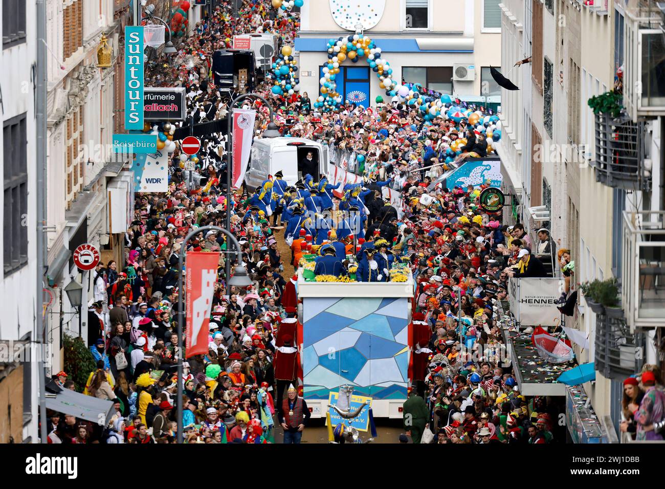  Foto zu Der Kölner Rosenmontagszug 2024 unter dem Motto Wat e Theater - wat e 