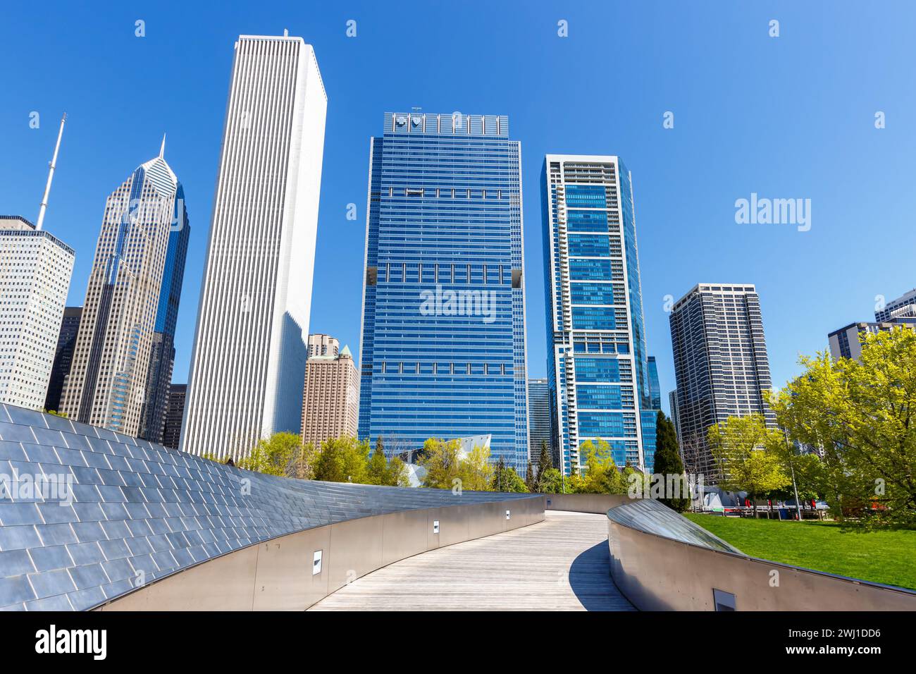 Chicago skyline skyscrapers skyscrapers and BP Pedestrian Bridge bridge skyscraper in the USA Stock Photo
