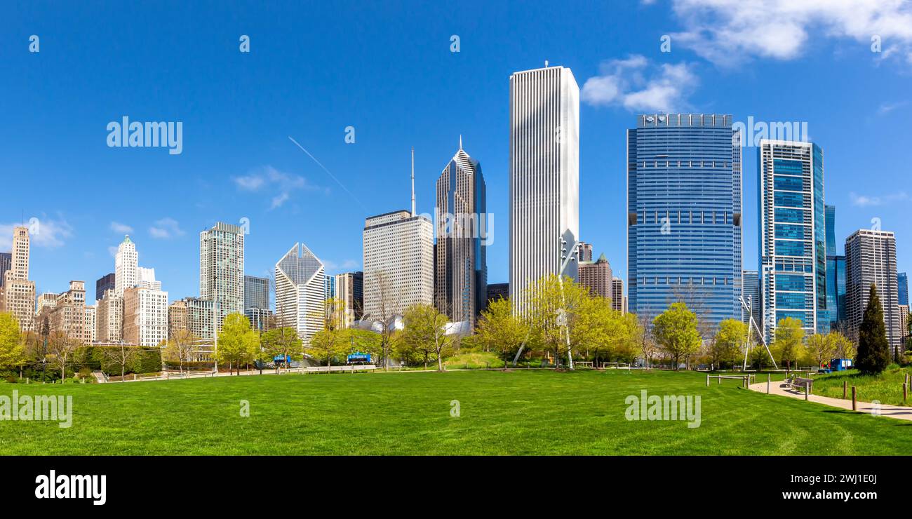 Chicago, USA - 3. Mai 2023: Chicago Skyline Wolkenkratzer Hochhäuser ...