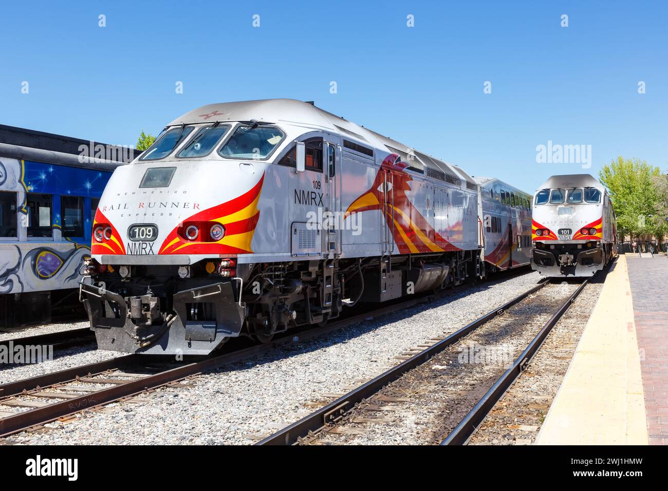 Trains of the New Mexico Rail Runner Express regional train railroad in Santa Fe, USA Stock Photo