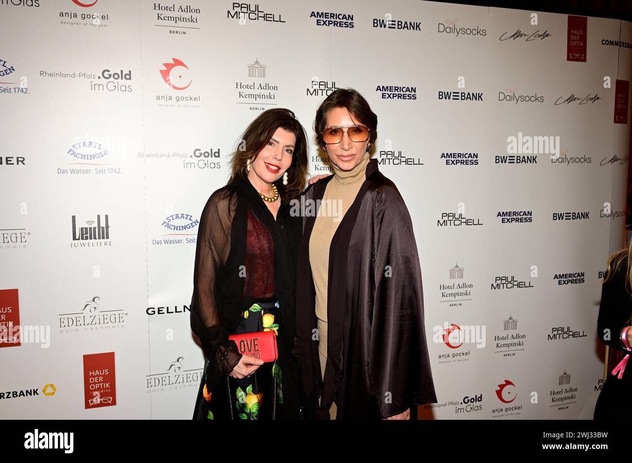 Leonie Lohkamp und Swaantje Taube bei der Anja Gockel Fashion Show 'Pulse of Gaia' auf der Berlin Fashion Week Autumn/Winter 2024 im Hotel Adlon Kempi Stock Photo