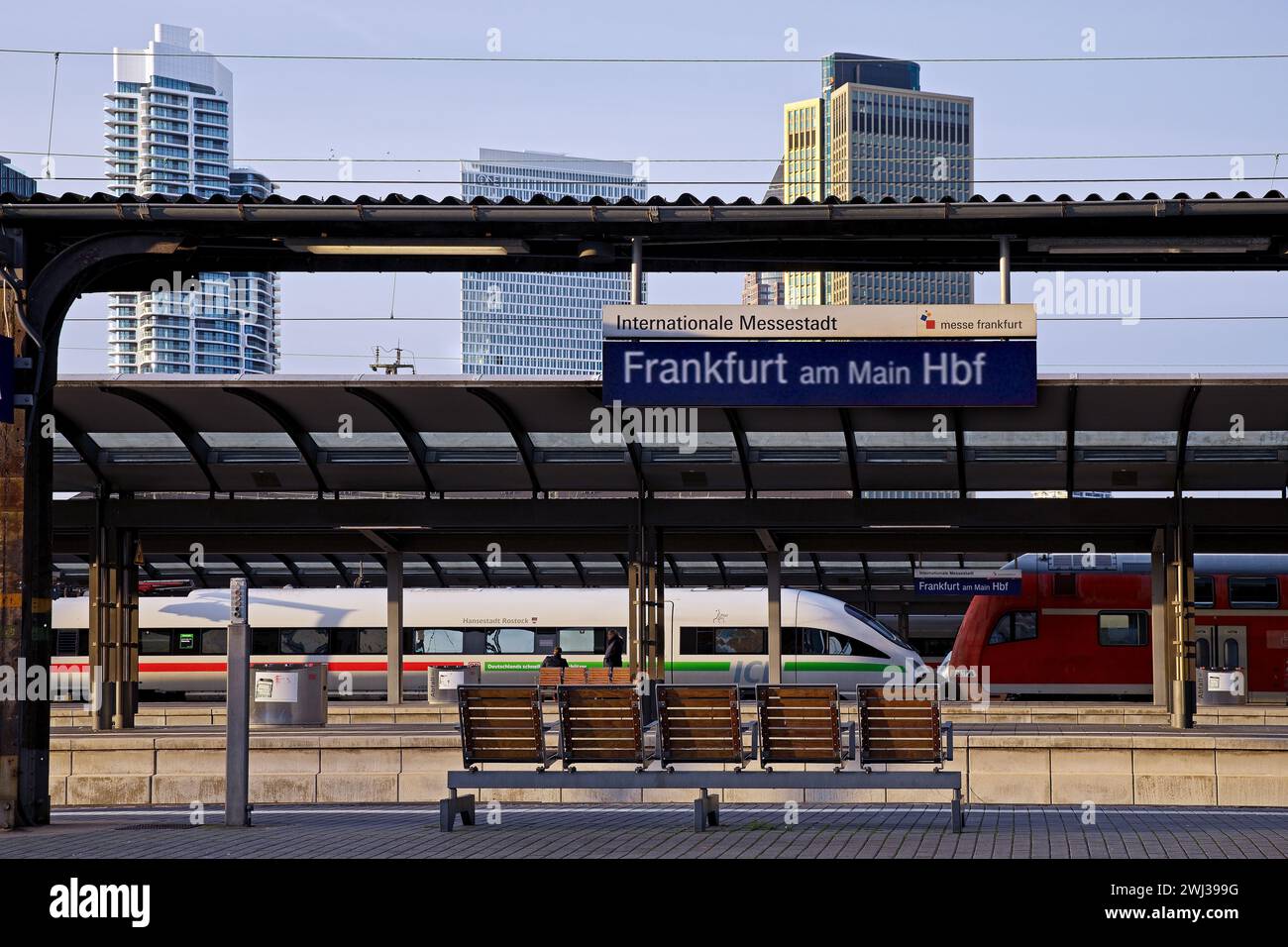 frankfurt hotels near central station