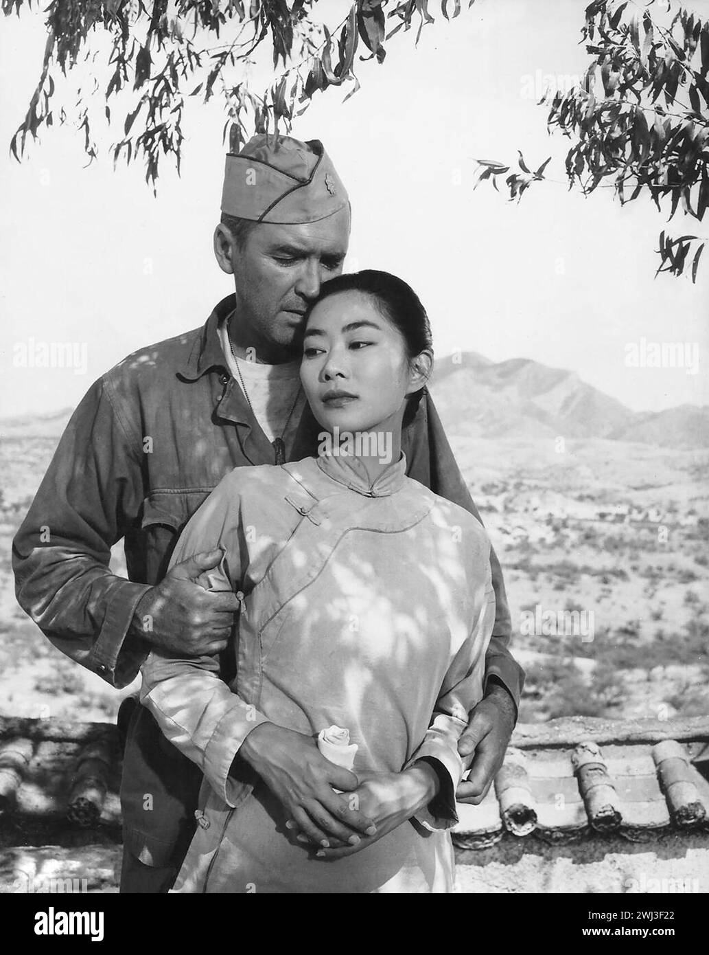 Press photo of James Stewart and Lisa Lu for the 1960 film The Mountain Road Stock Photo