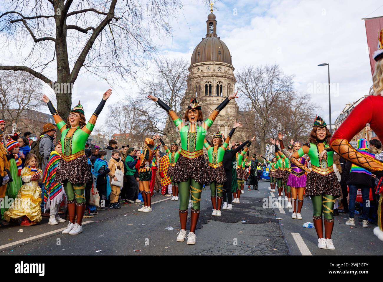 Rosenmontagsumzug Mainz 2024, 12.02.2024 Zugnummer 77 Karneval-Club 