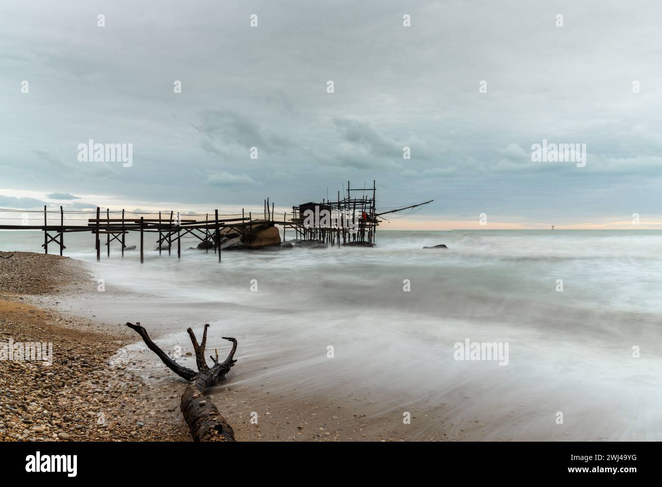 View of the Trabocco Punto le Morge pile dwelling on an overcast an rainy day on the Costa dei Trabocchi in Italy Stock Photo