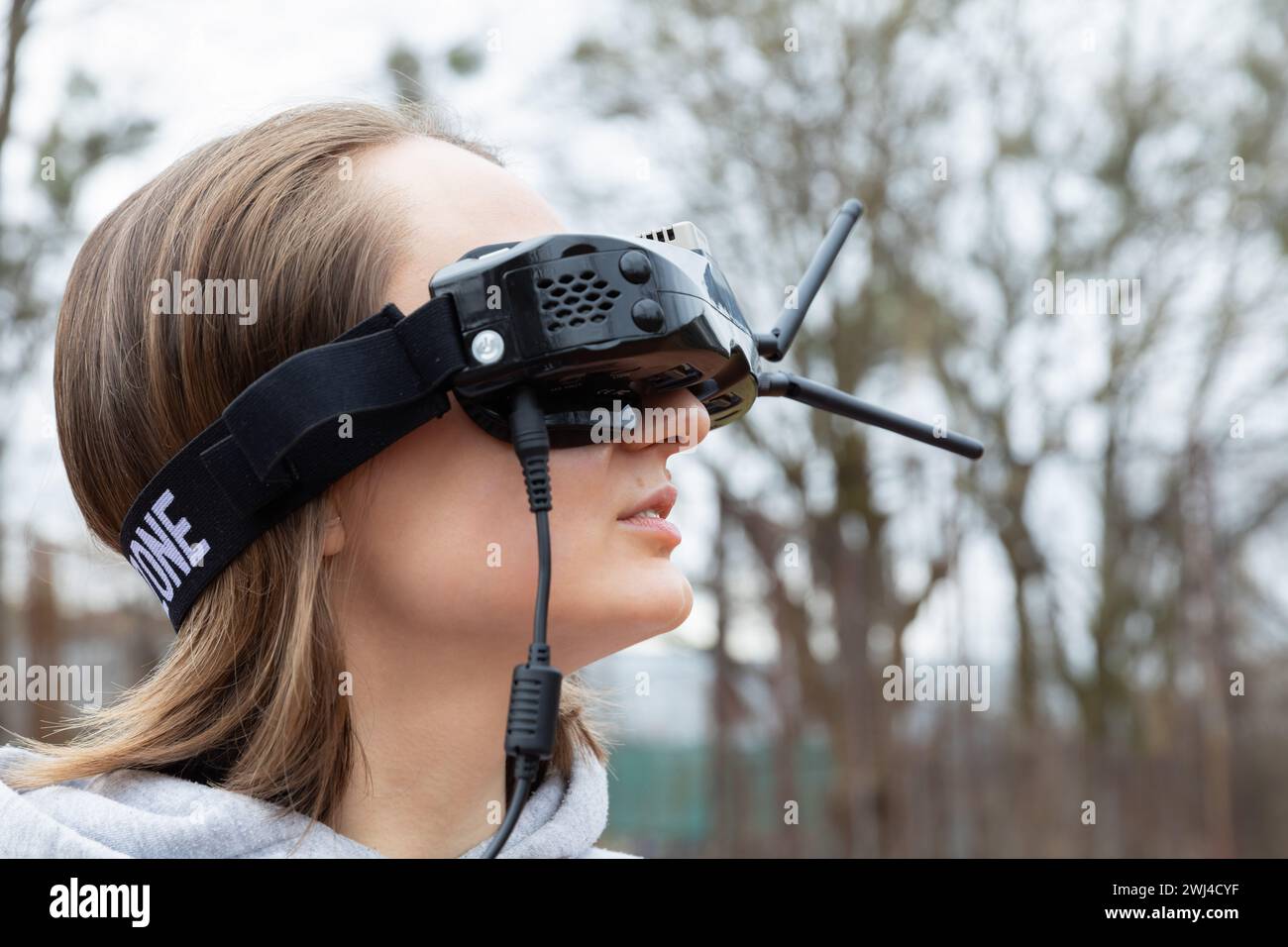 Fpv goggles drone hi res stock photography and images Alamy