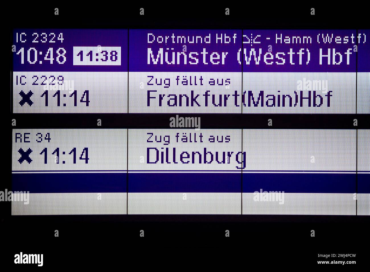 Railway display board with train access rounds at the main station, Witten, Germany, Europe Stock Photo