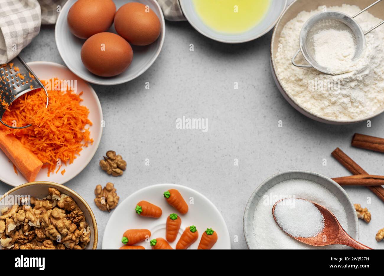 Process making homemade cake hi-res stock photography and images - Alamy