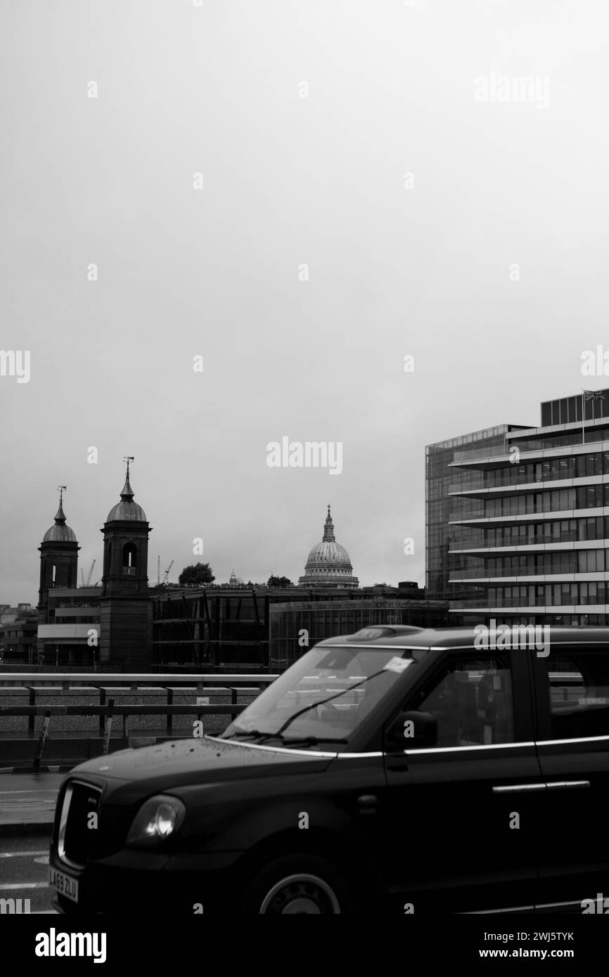 Life in the big city, London edition Stock Photo - Alamy