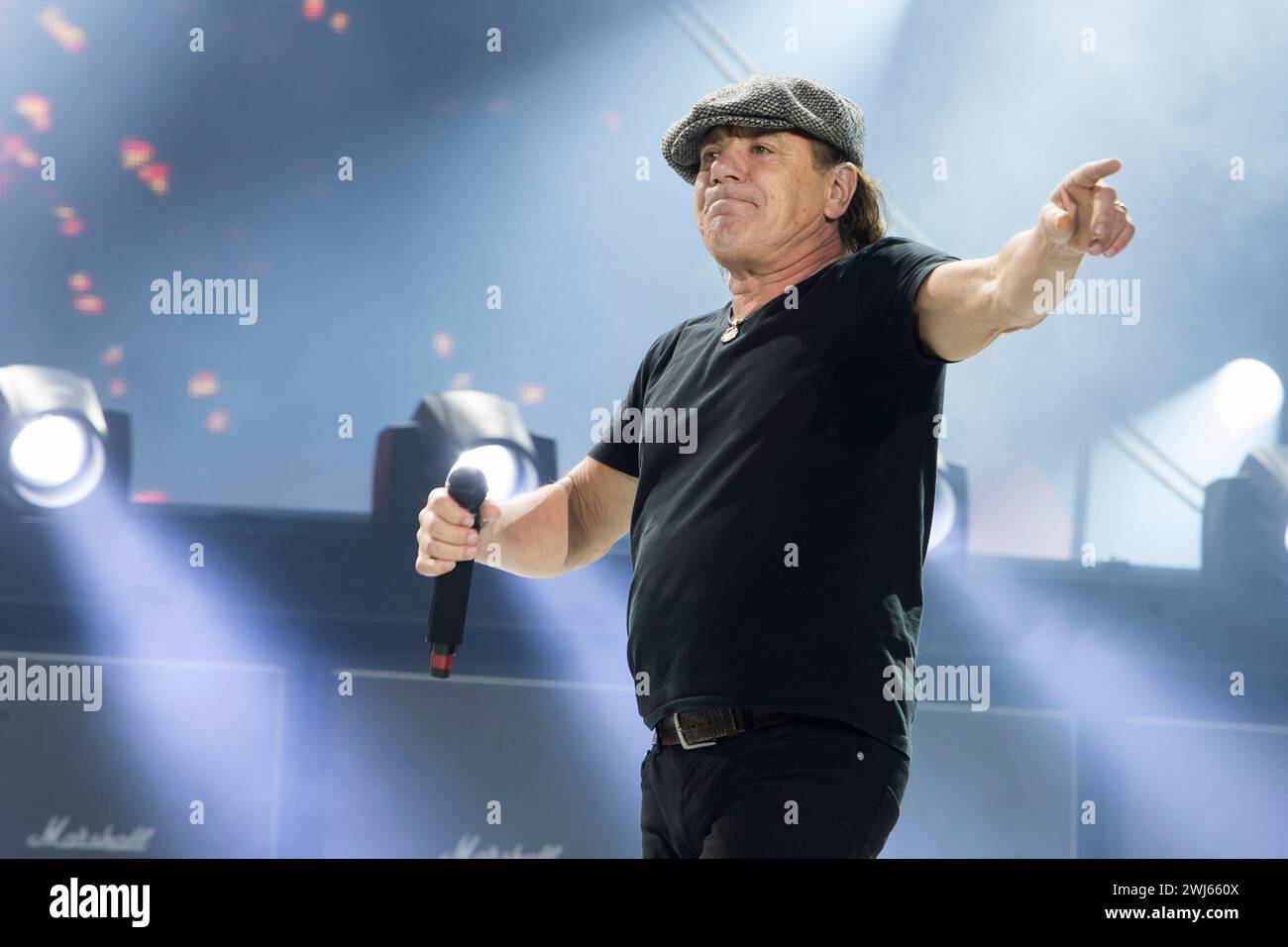 Die australische Rockband AC/DC mit Sänger Brian Johnson 67, mit Mütze und Gitarrist Angus Young