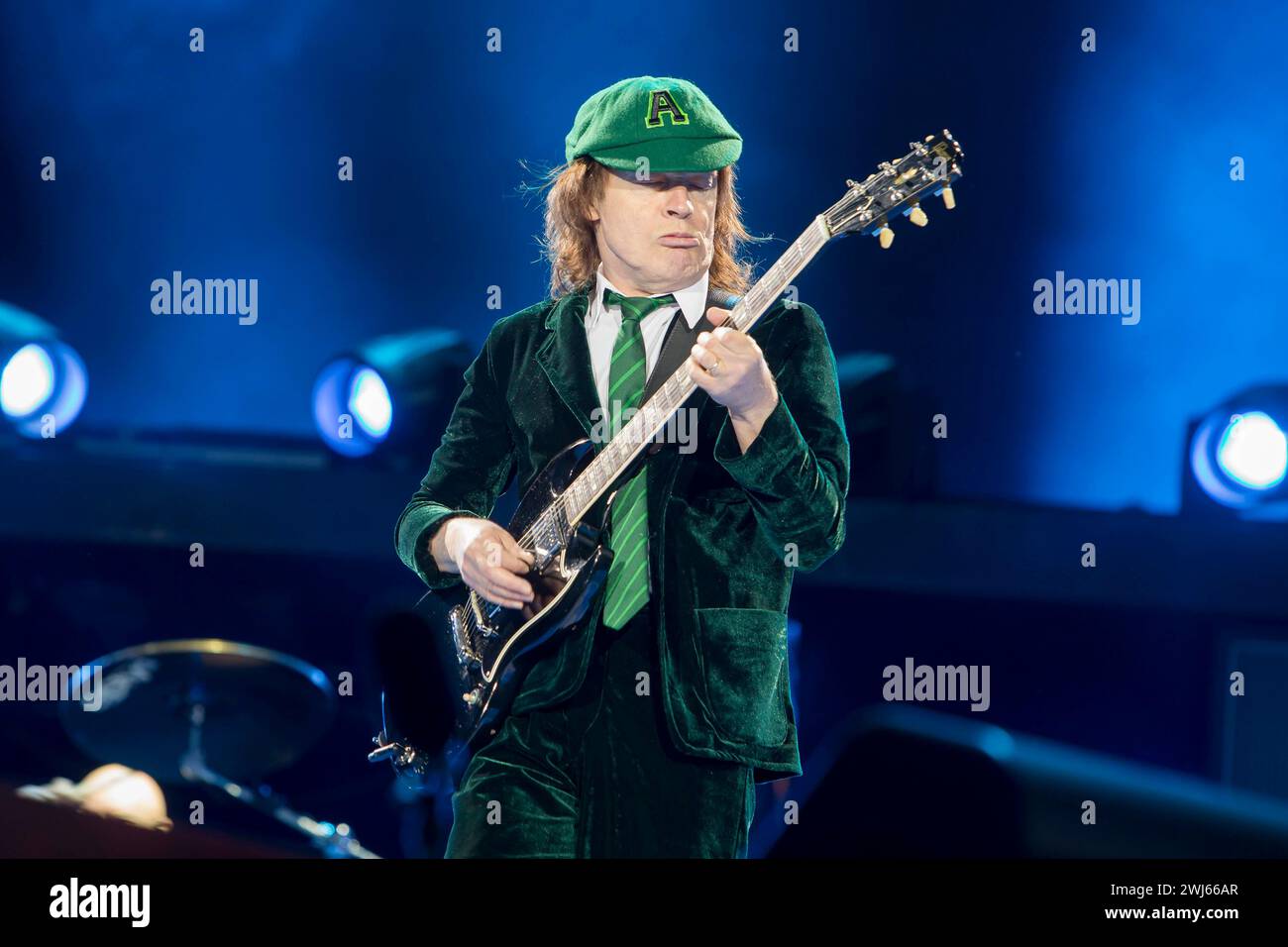 Die australische Rockband AC/DC mit Sänger Brian Johnson 67, mit Mütze und Gitarrist Angus Young