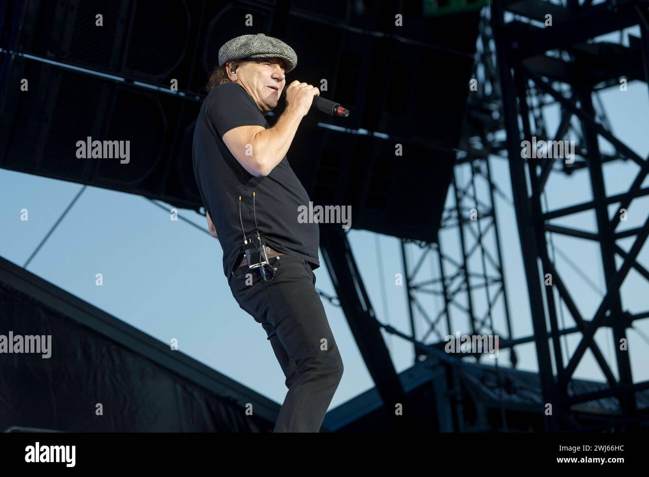 Die australische Rockband AC/DC mit Sänger Brian Johnson 67, mit Mütze ...