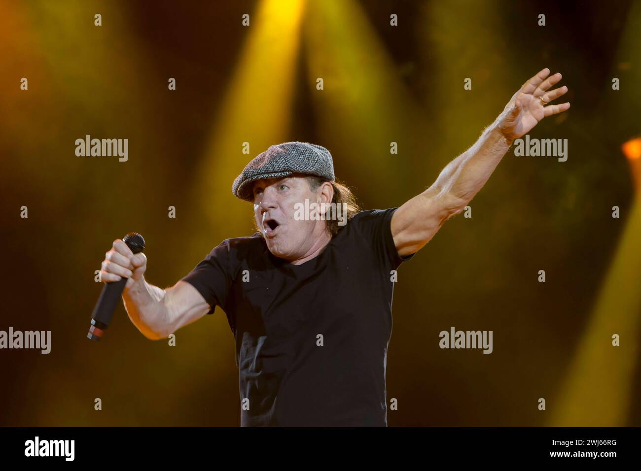 Die australische Rockband AC/DC mit Sänger Brian Johnson 67, mit Mütze und Gitarrist Angus Young