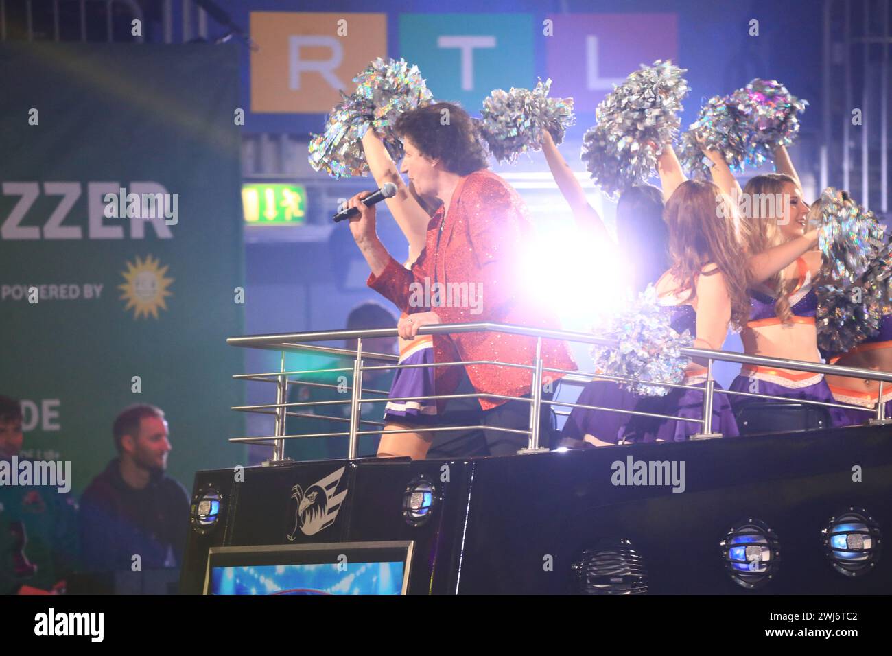 Olaf der Flipper bei American Ice Football Das EventSpektakel von