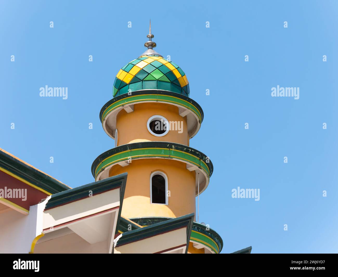 Minaret at Jami Masjid Al-Akmal mosque in Medewi, Bali, Indonesia. While Bali is mostly Hindu, more than 9 percent of the population is Muslim, a figu Stock Photo