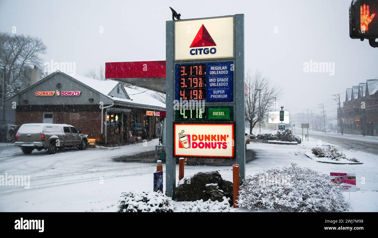 NORWALK, CT, USA FEBRUARY 13, 2025 Citgo gas station with coffee shop during snowstorm in