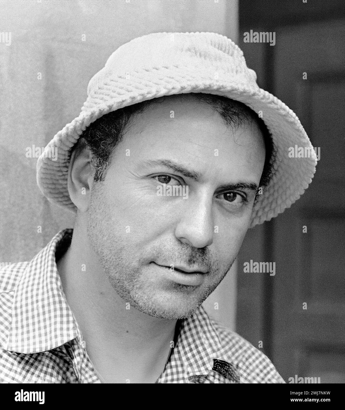 Alan Arkin. Portrait of the American actor, Alan Wolf Arkin (1934-2023), 1975 Stock Photo