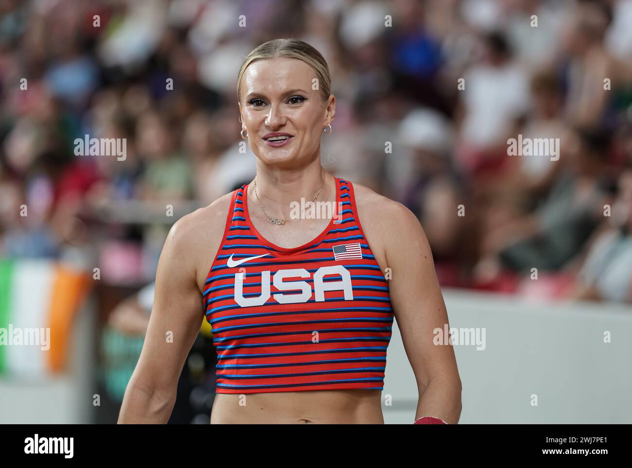 Katie MOON participating in the Pole Vault at the World Athletics ...