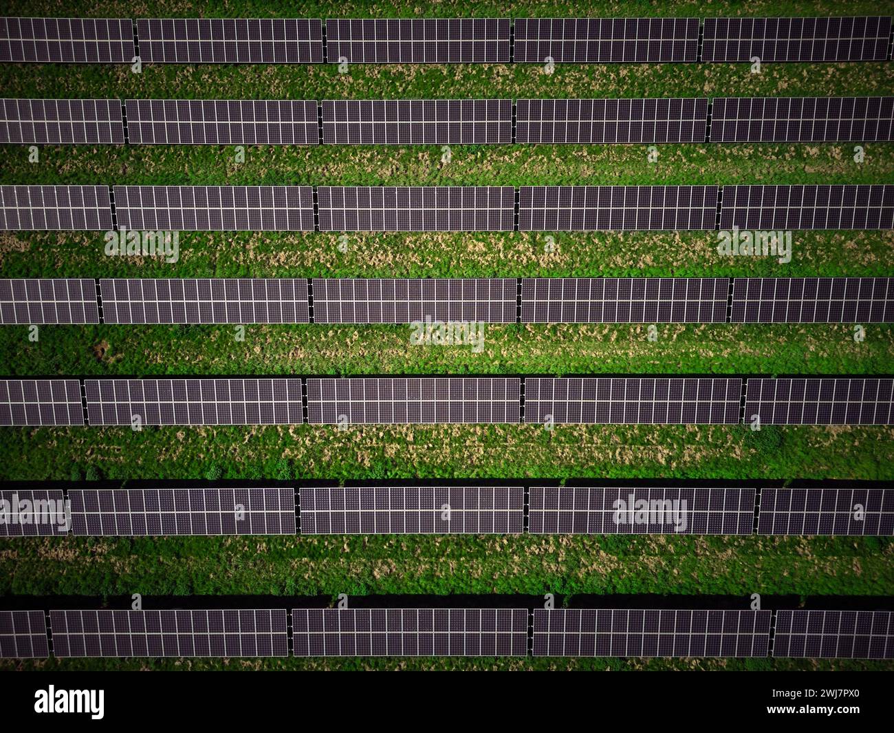 Solar panel farm drone shot hi-res stock photography and images - Alamy