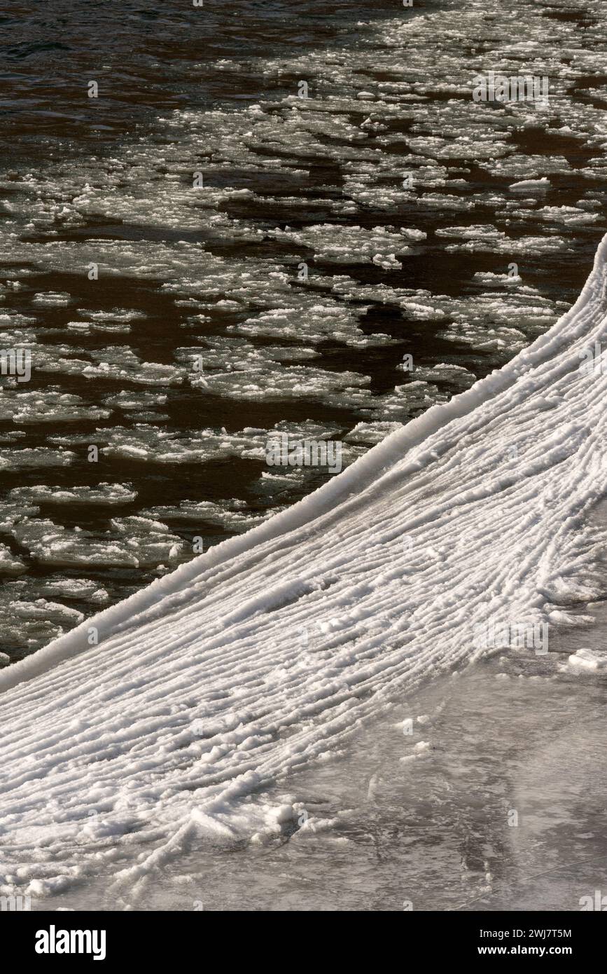 Ice flows on the Grande Ronde River in Southeastern Washington Stock