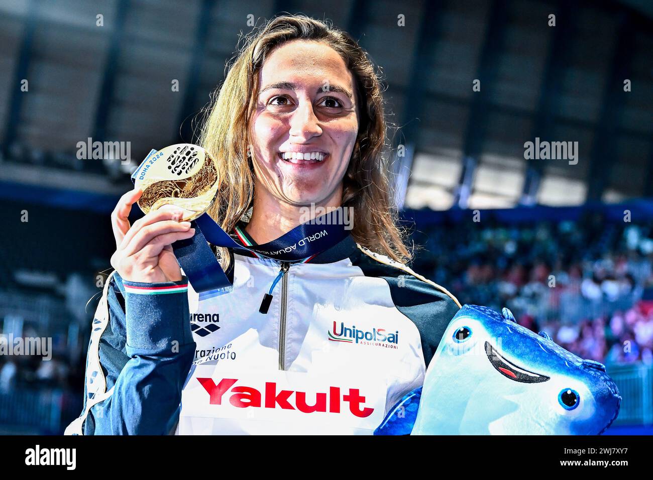 Simona Quadarella of Italy shows the gold medal after competing in the