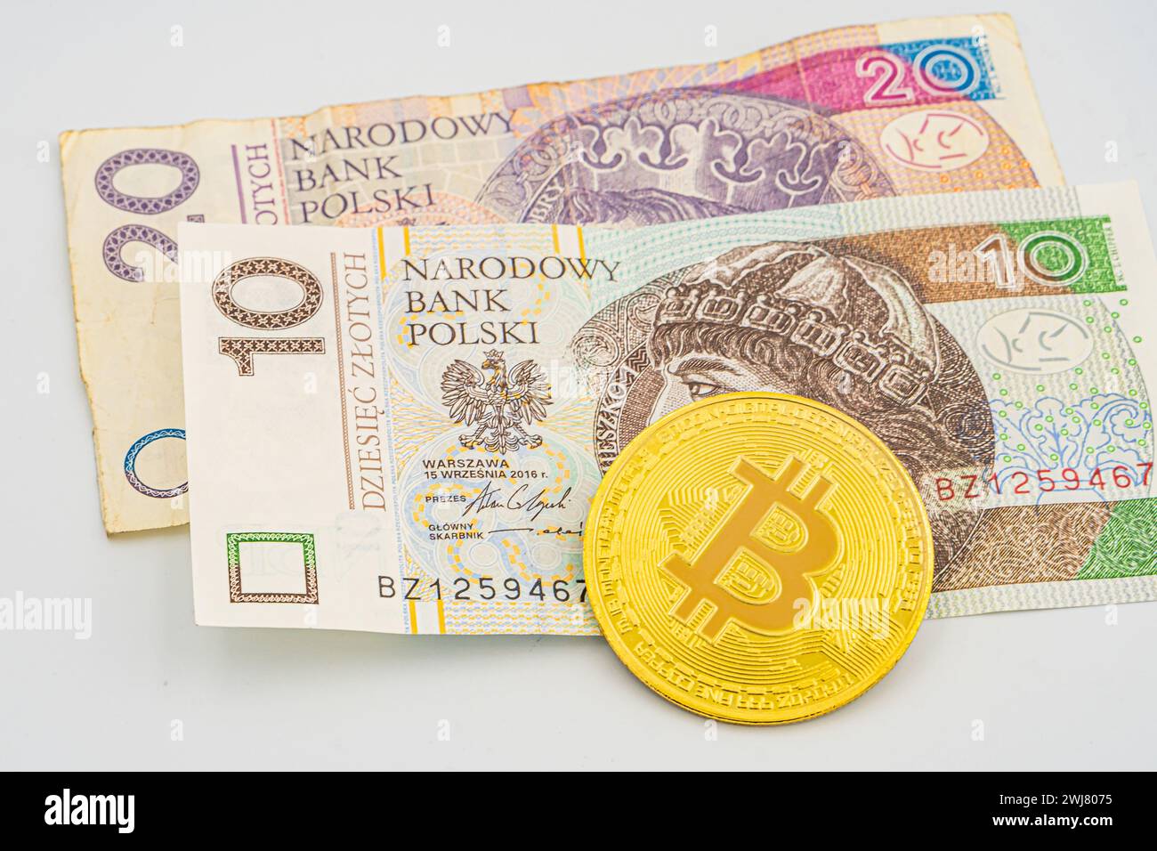Bitcoin Cryptocurrency virtual money and Poland Zloty Currency.  Cryptocurrency Bitcoin coins on Polish Zloty money. Mieszko I Prince.  Poland PLN Bitco Stock Photo - Alamy