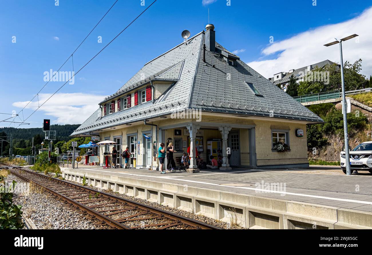 Der Bahnhof Schluchsee wo die Dreiseenbahn fährt im Hochschwarzwald. (Schluchsee, Deutschland, 16.07.2023) Stock Photo