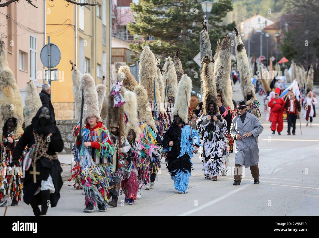 (240213) SINJ (CROATIA), Feb. 13, 2024 (Xinhua) Bell ringers