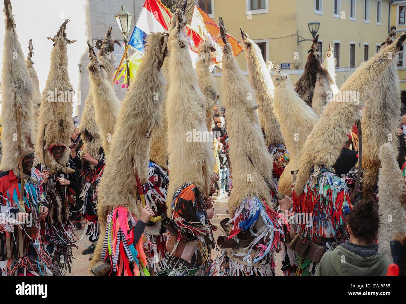 (240213) SINJ (CROATIA), Feb. 13, 2024 (Xinhua) Bell ringers
