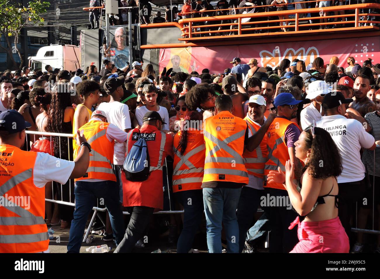 Sao Paulo, Sao Paulo, Brasil. 13th Feb, 2024. Sao Paulo (SP), 02/13/2024 - The funk and black blocks BEAT Loko led by KondZilla and Pocah gathered a large audience on Avenida Marques de Sao Vicente, with high temperatures many revelers needed medical attention (Foto: Leandro Chemalle/Thenews2/Zumapress) (Credit Image: © Leandro Chemalle/TheNEWS2 via ZUMA Press Wire) EDITORIAL USAGE ONLY! Not for Commercial USAGE! Stock Photo