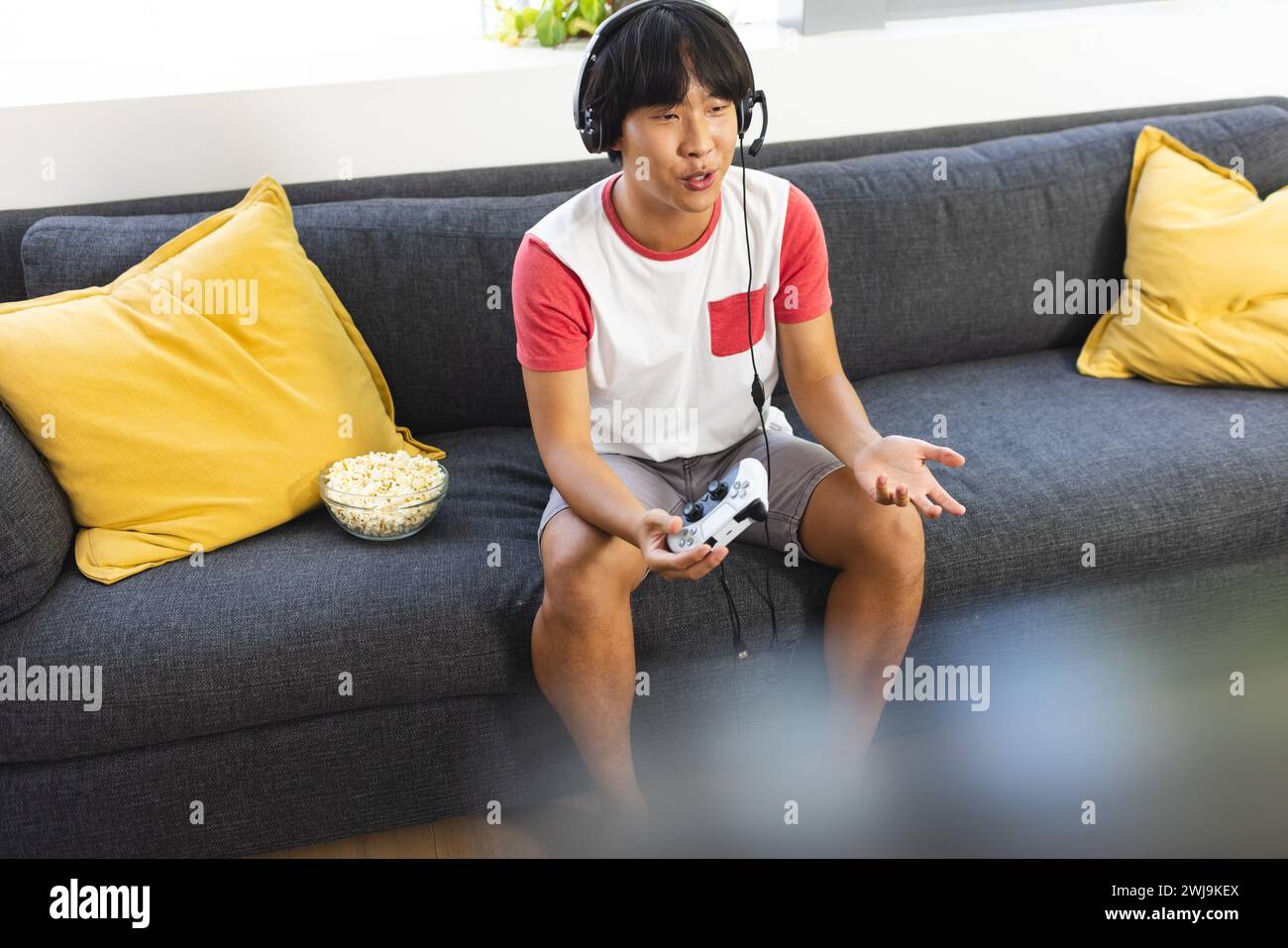 Boy in home setting hi-res stock photography and images - Alamy