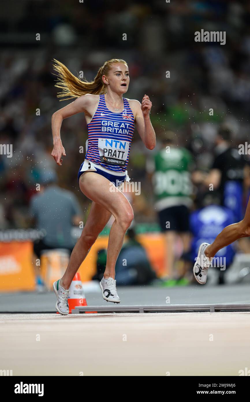 Aimee PRATT participating in the 3000 METRES STEEPLECHASE at the World
