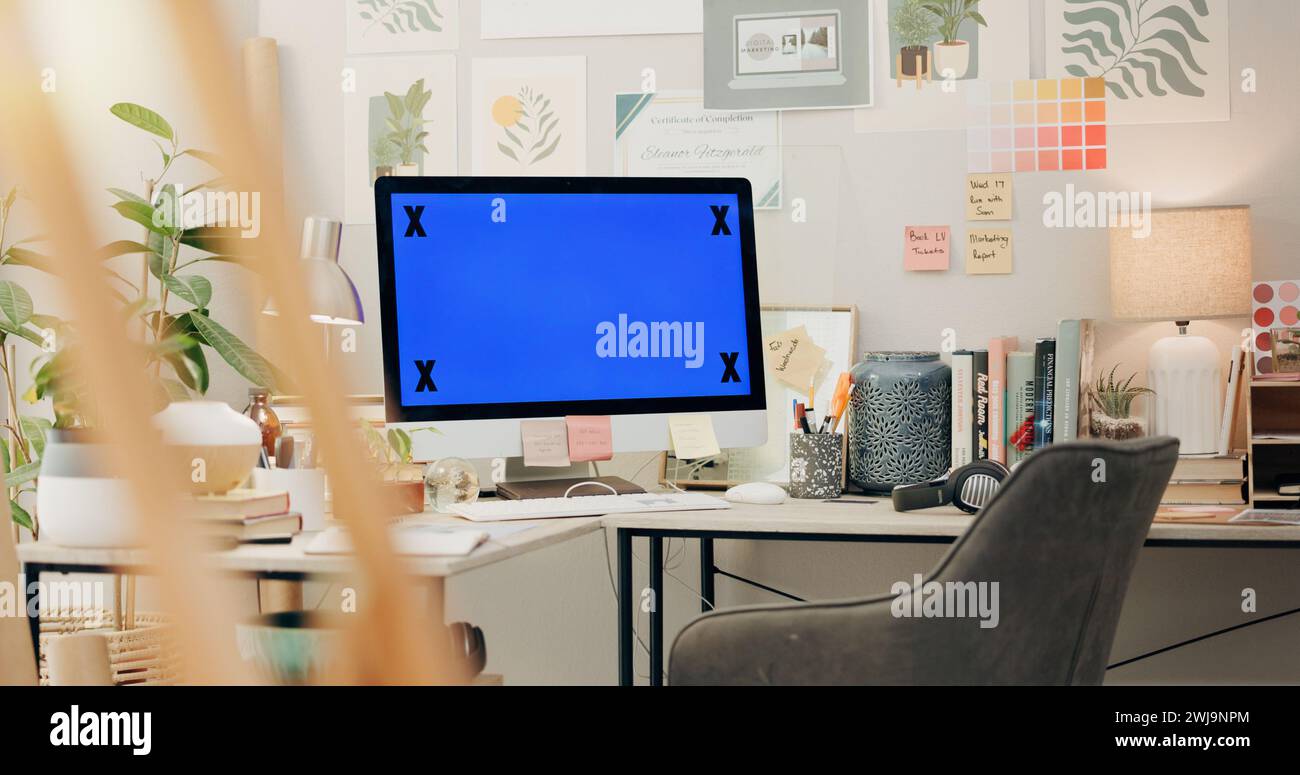 Empty coworking space pc hi-res stock photography and images - Alamy