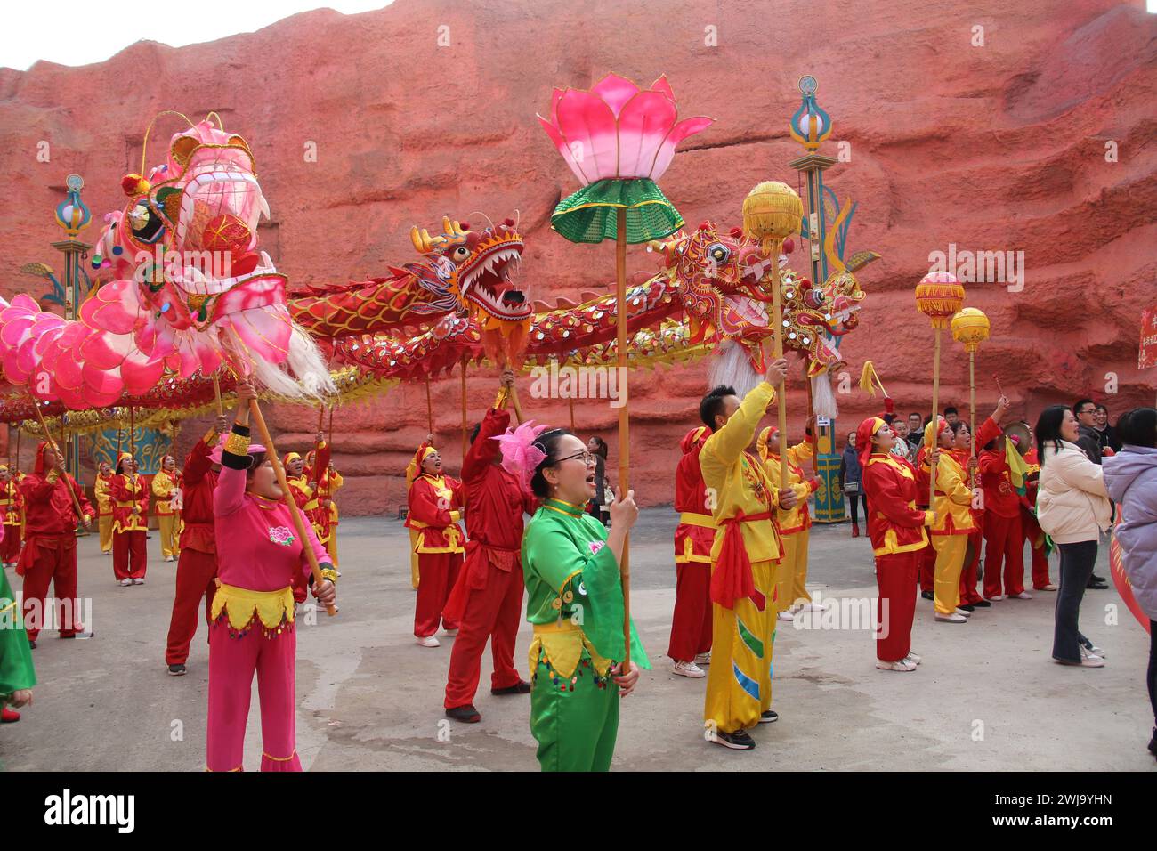 Luzhou, China. 14th Feb, 2024. Inheritors of intangible culture and folk artists are performing a dragon dance to celebrate the Chinese Lunar New Year in Luzhou, Sichuan Province, China, on February 13, 2024. (Photo by Costfoto/NurPhoto) Credit: NurPhoto SRL/Alamy Live News Stock Photo
