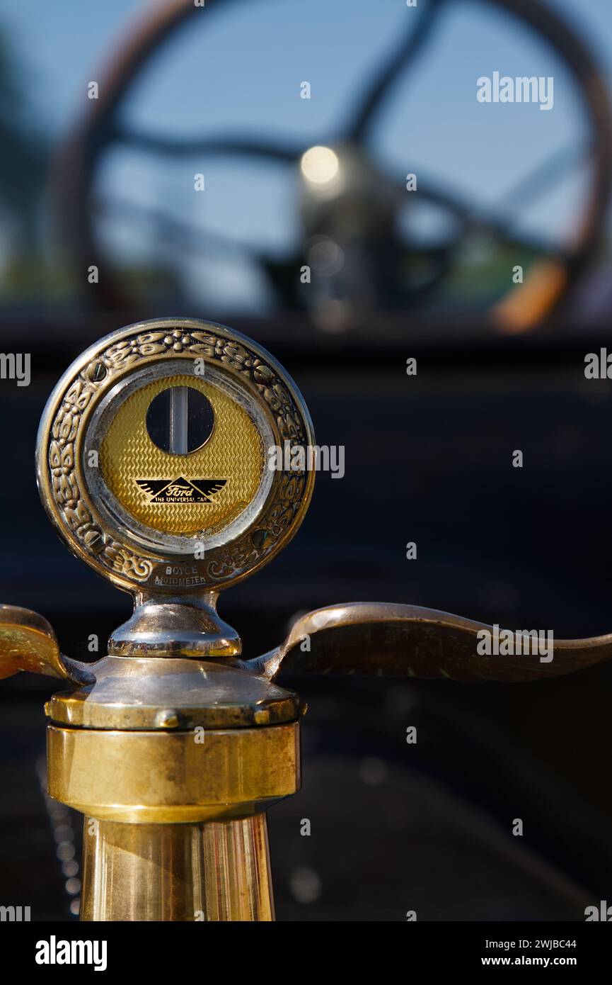 Radiator cap hires stock photography and images Alamy