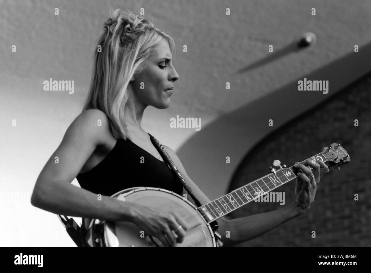 Emily Robison Of The Dixie Chicks in Concord, California 1999 Credit