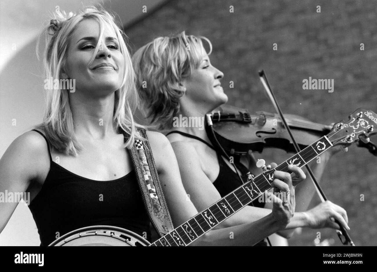 Emily Robison and Of The Dixie Chicks in Concord, California 1999
