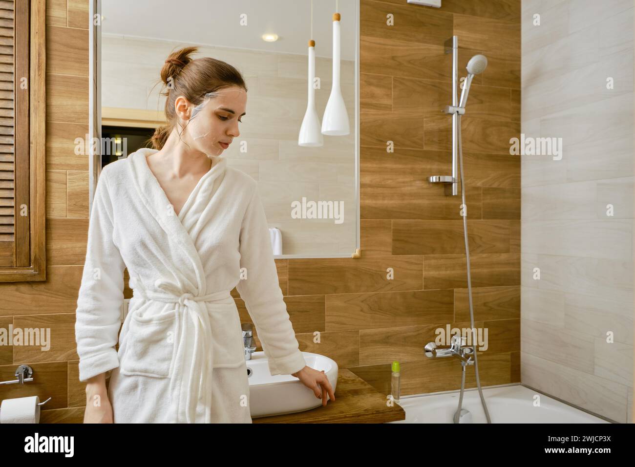 Woman cosmetic mask face hi-res stock photography and images - Alamy