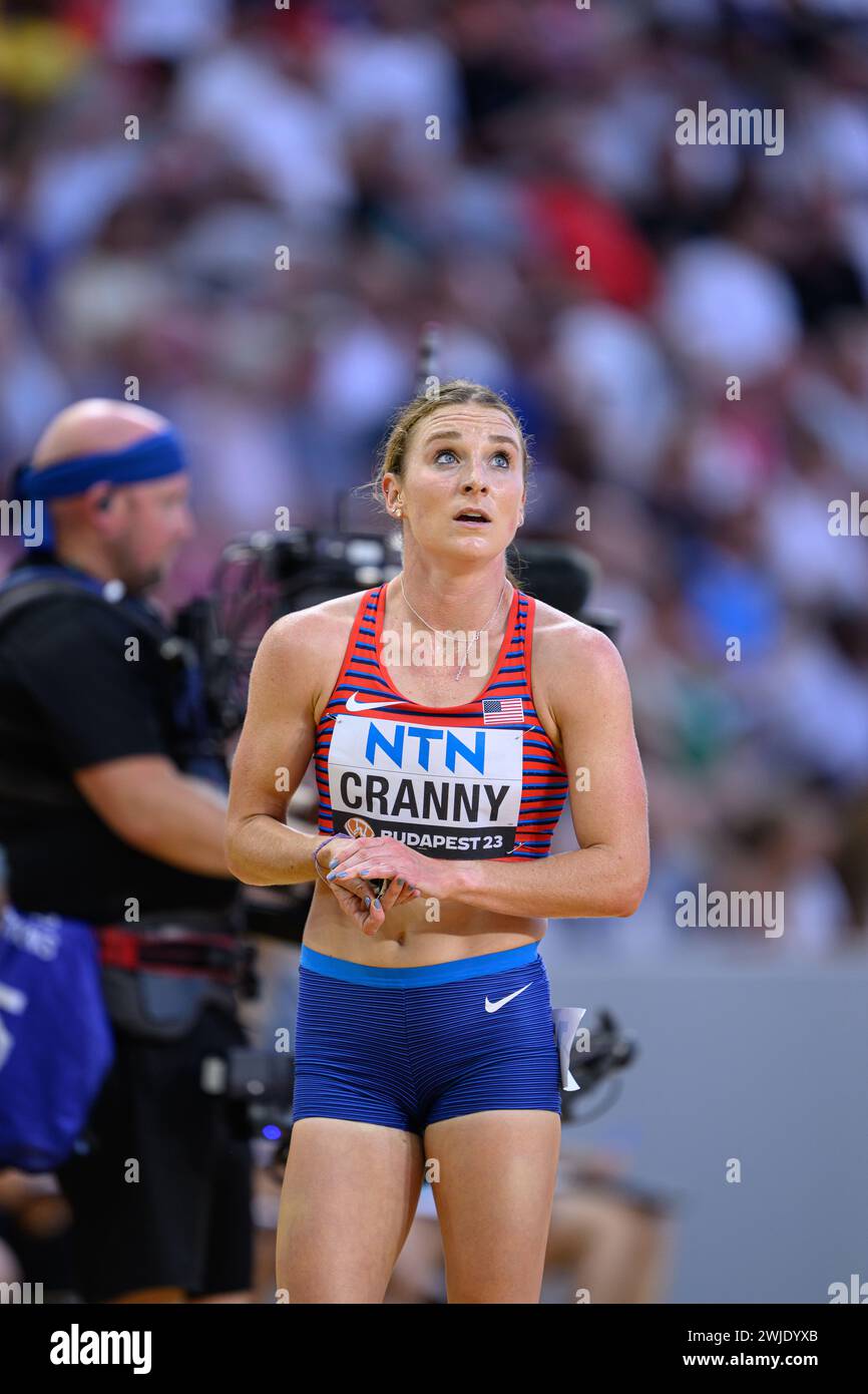 Elise CRANNY participating in the 5000 meters at the World Athletics