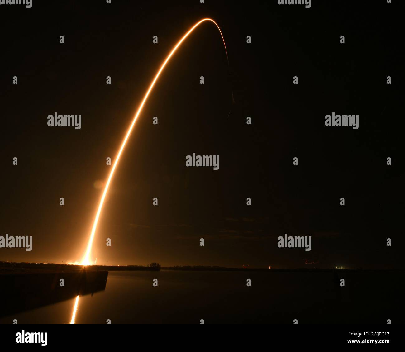 Edpic spacex hires stock photography and images Alamy
