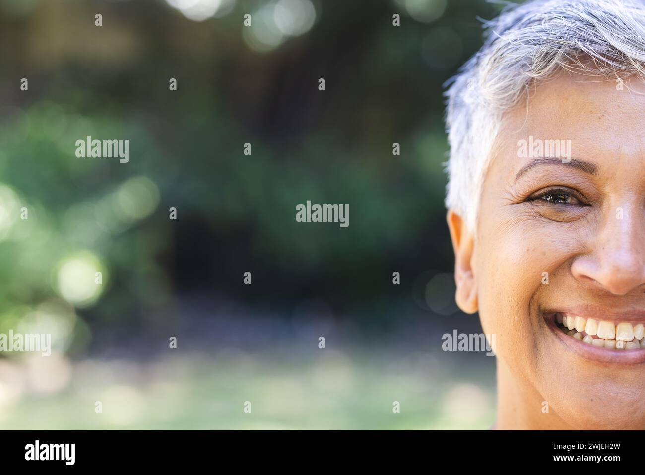 Mature woman outdoors beauty hi-res stock photography and images - Alamy