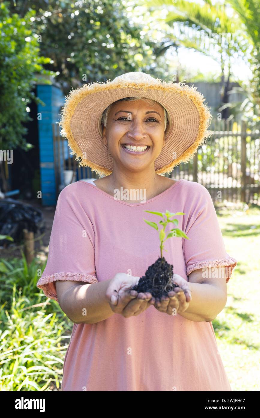 Mature woman outdoors hi-res stock photography and images - Alamy